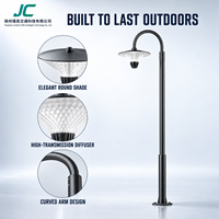Lampe de jardin LED extérieure IP66 étanche avec bras courbé pour cours, parcs et allées OEM ODM