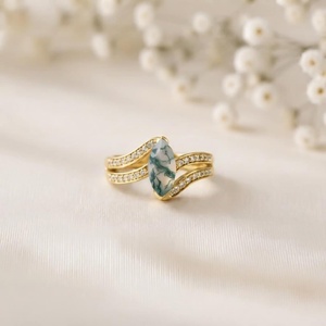Bagues fines de style bohème en argent sterling plaqué or 18 carats avec agate verte naturelle de forme marquise, prix d'usine personnalisé - Product Image 2
