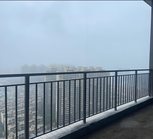 Clôture <span class=keywords><strong>moderne</strong></span> en alliage d'aluminium pour cour, toit-terrasse, baie vitrée, villa, balcon, garde-corps de protection inspiré du travail du fer - Product Image 1