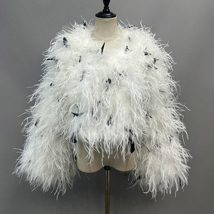 <span class=keywords><strong>Veste</strong></span> luxueuse en plumes d'autruche véritables - Manteau court en plumes blanches et noires pour mariages et soirées élégantes - Product Image 1