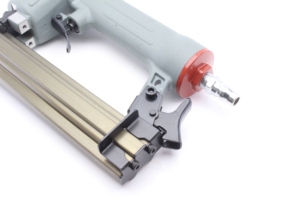 Industrial DIY F30 Brad Nailer Herramientas <span class=keywords><strong>de</strong></span> aire Clavadora neumática Cartucho <span class=keywords><strong>de</strong></span> aleación <span class=keywords><strong>de</strong></span> aluminio <span class=keywords><strong>para</strong></span> madera Herramientas <span class=keywords><strong>de</strong></span> clavadora Brad <span class=keywords><strong>de</strong></span> alto rendimiento - Product Image 5