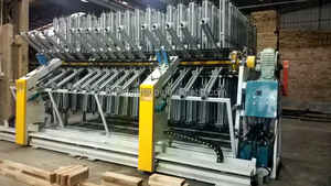 Machine de serrage rotative pour panneaux en bois massif hydraulique - Product Image 3