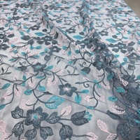 Tissu en dentelle brodée florale de luxe 100% polyester tissé en tulle pour robes de mariée et textiles de maison