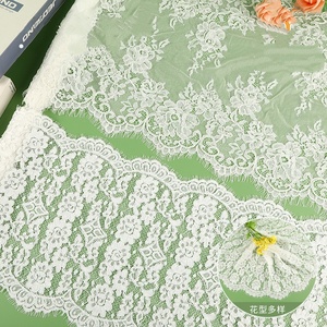 شريط دانتيل فرنسي كبير الحجم مطرز يدويًا بخيوط للزينة في حجاب العروس وفساتين الزفاف - Product Image 5