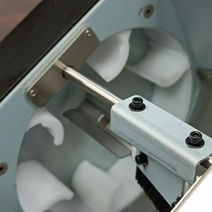 ماكينة توريد لولبية يدوية دوارة جديدة من RONGYI من الفولاذ المقاوم للصدأ باللون الرمادي المستطيل L262.4xW162.5xH177.6 - Product Image 3