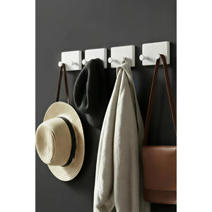 ที่แขวนผนังแบบมินิมอล วัสดุพลาสติก ชุด 4 ชิ้น สำหรับแขวนเสื้อโค้ทและหมวก ใช้จัดระเบียบในครัวและห้องน้ำ ดีไซน์ไม่ต้องเจาะผนัง - Product Image 1