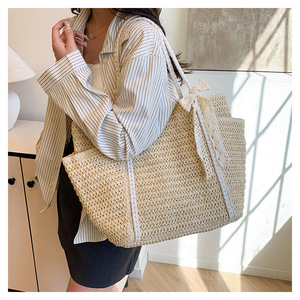 Bolso de Hombro de Gran Capacidad para Mujer - Nuevo Estilo Primavera/Verano, Bolso Tejido Casual y Moderno para Vacaciones o Desplazamientos - Product Image 1
