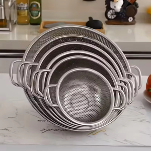 Passoire en acier inoxydable perforée avec poignées pour égouttage rapide – Équipement de cuisine pour pâtes, riz, fruits et légumes – Vente en gros - Product Image 1