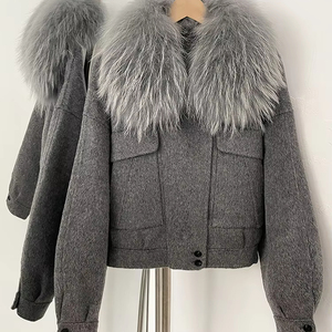 Cappotti Invernali in Lana alla Moda 2025, <span class=keywords><strong>Cappotto</strong></span> Corto Caldo da <span class=keywords><strong>Donna</strong></span> <span class=keywords><strong>con</strong></span> Grande Collo in <span class=keywords><strong>Pelliccia</strong></span> di Procione - Product Image 1