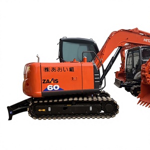Excavatrice sur chenilles Hitachi Zaxis 60 modèle 2022 avec godet de terrassement d'une capacité de 0,22 m³ et un poids opérationnel de 6 tonnes - Product Image 2