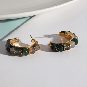 Pendientes de Aro con Cuentas en Forma de <span class=keywords><strong>C</strong></span>, de <span class=keywords><strong>Moda</strong></span>, al por Mayor, para Mujer, Color Dorado, Joyerí<span class=keywords><strong>a</strong></span> de Acero Inoxidable - Product Image 3