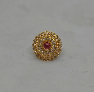 Anillo de Cristal Rojo Rubí Redondo Ornamentado, Chapado en Oro, Halo Concéntrico, Circonita Cúbica, Anillo de Joyería Étnica de Moda al por Mayor - Product Image 1