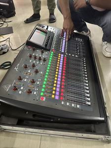 Mezcladora Usada <span class=keywords><strong>Behringer</strong></span> <span class=keywords><strong>X32</strong></span> Digital con 32 Entradas y Preamplificadores de Micrófono Midas para Espectáculos en Vivo - Product Image 2