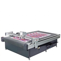 Machine de découpe automatique CNC à couteau oscillant Rongchi pour papier et carton avec table à vide pour l'industrie de l'emballage, directement de l'usine