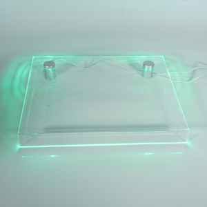 Base de exhibición acrílica transparente con iluminación LED personalizada al por mayor para modelos de coches coleccionables - Product Image 2