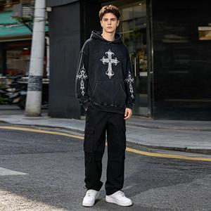 Sweat à capuche noir vintage surdimensionné de luxe, style streetwear gothique, en tissu épais délavé à l'acide, avec imprimé graphique croix et slogan 'Trust Yourself' - Product Image 2
