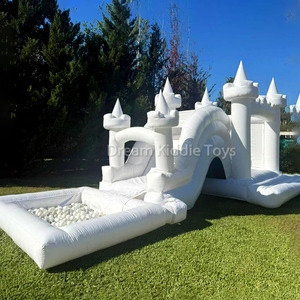 Château gonflable en PVC durable avec <span class=keywords><strong>piscine</strong></span> à balles, équipement de jeu extérieur <span class=keywords><strong>pour</strong></span> enfants, idéal <span class=keywords><strong>pour</strong></span> les fêtes d'<span class=keywords><strong>anniversaire</strong></span> et la <span class=keywords><strong>location</strong></span> commerciale - Product Image 1