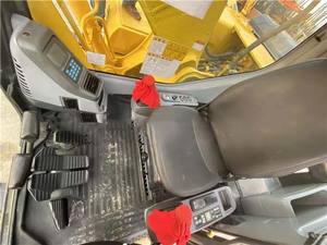 La excavadora sobre orugas Komatsu pc240lc tiene una gran potencia y maquinaria de construcción mecánica original - Product Image 5