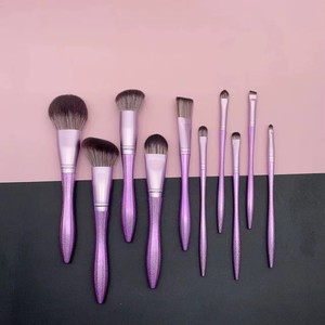 Ensemble de pinceaux de maquillage personnalisés YRX, 10 pièces, pinceau pour fond de teint, pinceau pour anticernes, logo personnalisé, pinceaux de maquillage personnalisés de couleur violette - Product Image 1
