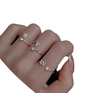 Anillo <span class=keywords><strong>de</strong></span> tungsteno electrochapado <span class=keywords><strong>de</strong></span> 26 letras para mujer, diseño <span class=keywords><strong>de</strong></span> lujo ligero <span class=keywords><strong>de</strong></span> alta gama, novedoso y moderno, anillo abierto <span class=keywords><strong>de</strong></span> circonita, éxito en internet - Product Image 5
