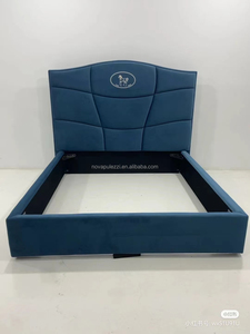 Cama de lujo para muebles de alta gama para el hogar, cama tapizada para dormitorio con cabecero alto <span class=keywords><strong>y</strong></span> fino, madera maciza recortada de Metal - Product Image 4