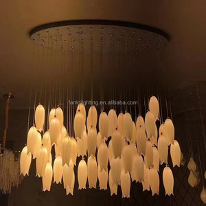 Lámpara de Araña Moderna de Lujo con Forma de Flor de Tulipán, Cúpulas de Cerámica con Capullos Florecientes, Lámparas Ovaladas Personalizadas con Altura Ajustable - Product Image 2