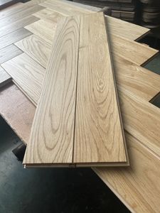 <span class=keywords><strong>Parquet</strong></span> en chêne européen à chevrons, surface brossée naturelle, vente en gros directe d'usine, revêtement de <span class=keywords><strong>sol</strong></span> en bois d'ingénierie <span class=keywords><strong>pour</strong></span> l'intérieur - Product Image 5
