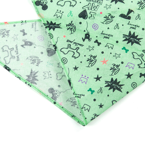 طوق مثلث الشكل للكلاب بدون مشبك لسهولة الارتداء، يتميز بطبعات ممتعة، مثالي للكلاب الصغيرة والأزياء الأنيقة للحيوانات الأليفة - Product Image 5