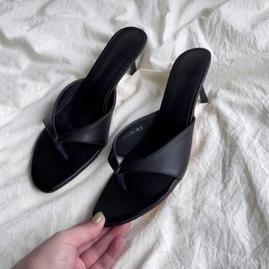 Sandales élégantes noires en cuir microfibre à talon carré, bout ouvert, à enfiler, pour femme, idéales pour l'été, livraison directe - Product Image 5
