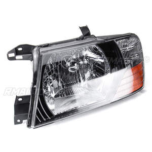 Conjunto de Faros Delanteros para Mitsubishi Pajero Montero 2000-2006 con Bombillas LED, Lentes de PC Negras, Izquierdo y Derecho - Product Image 3