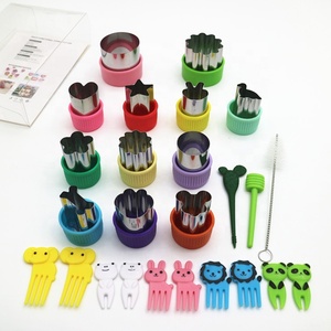 Coupe-légumes et fruits en acier inoxydable personnalisé avec formes de fleurs et de cœurs, moule à biscuits écologique pour enfants - Product Image 3