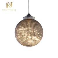 Prix bas Chambre Salon Chaîne En Métal A Mené Le Plafonnier Suspendu Boule de Verre Lustre