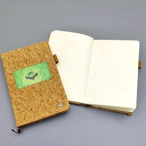 Quaderno con Copertina in Sughero Personalizzabile con LOGO, Ecologico, in Materiale Legnoso Morbido, Pagine Bianche per Scrivere e Disegnare, Carta Riciclata - Product Image 1