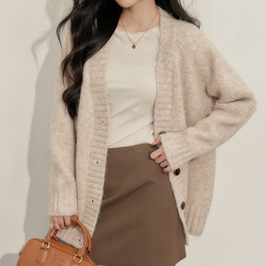 <span class=keywords><strong>Cardigan</strong></span> Oversize in Maglia Morbida <span class=keywords><strong>Beige</strong></span> da <span class=keywords><strong>Donna</strong></span> - Top Casual e Confortevole per Tutti i Giorni - Product Image 4