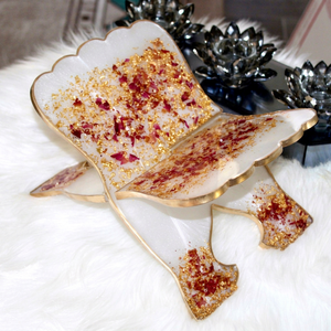 Elegante Soporte de Resina para el Corán, Forma de Cisne, Ajustable, Hecho a Mano, con Hojas Doradas y Decoración Floral - Product Image 1