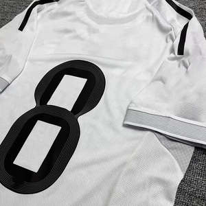 25 26 Winter Madrid Halb-Reißverschluss Team-Trainingsanzug Atmungsaktive Europäische Vereins-Fußballuniform Lagerware Langärmliger Wettkampfanzug - Product Image 1