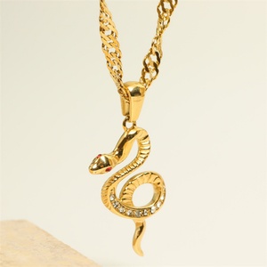 Collar de Cadena con Colgante de Serpiente de Acero Inoxidable Estilo Punk con Circonitas para Mujer - Regalo para Fiesta o Aniversario - Product Image 5