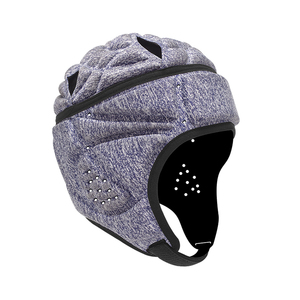 Casco de fútbol ventilado 7v7 con marco ligero de forro suave y carcasa duradera diseñada para un juego competitivo más seguro - Product Image 5