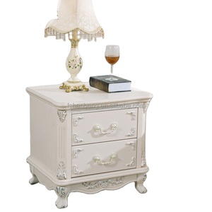 Tavolini Laterali in Legno Stile <span class=keywords><strong>Country</strong></span> Francese con Intagli a Mano e Finitura Argentata - Product Image 2