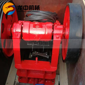 Quarry Stone <span class=keywords><strong>Jaw</strong></span> <span class=keywords><strong>Crusher</strong></span> zum Zerkleinern von Hard Rock Ore Mining Equipment <span class=keywords><strong>Diesel</strong></span> Mobile Backen brecher anlage Maschinen preis - Product Image 5