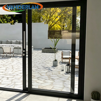Porte coulissante en verre aluminium insonorisée, design moderne, coupe-vent, pour patio de villa de luxe.