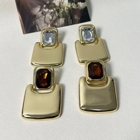 Offre Spéciale Unique Style Français Géométrique Carré Bloc Gemme Plaqué Or Boucles D'oreilles Zircon Bijoux De Mode pour Femmes Boucles D'oreilles