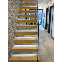 Escalier flottant intérieur en bois Escalier pliant à cadre en acier Escaliers de balustrade en verre trempé