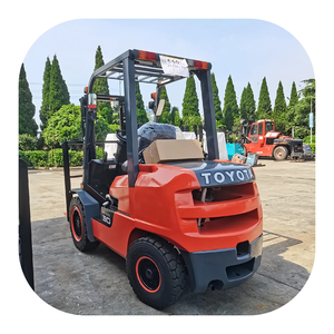 מלגזה משומשת של טויוטה 30, עבודה כבדה, שעות עבודה נמוכות, חלקים מקוריים, פונקציונליות מלאה, ביצועים גבוהים, מוכנה לעבודה - Product Image 1