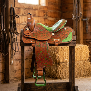 Silla de montar occidental de cuero para caballo con acolchado verde y diseño floral. - Product Image 2