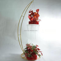 Support de chandelier de luxe en fer forgé pour gâteau, centre de table de mariage, support à fleurs en finition métallique personnalisable