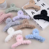 Pince à cheveux surdimensionnée TREETIP en fausse fourrure pelucheuse, motif requin, 13 cm, pour cheveux épais, accessoire pour chignon femme, automne-hiver