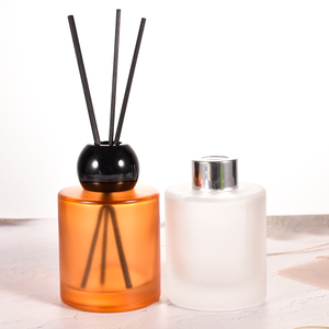 カスタム150mlフロストホワイトラウンドガラスリードディフューザーオイルボトル用空室用フレグランススクリューキャップ付き最小注文100個 - Product Image 3