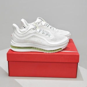 Chaussures de course légères et respirantes en maille pour hommes et femmes, baskets basses décontractées à semelle épaisse pour la course sur route - Product Image 2