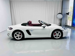 <span class=keywords><strong>Porsche</strong></span> 718 Boxster 2.0T d'occasion de luxe avec sièges en cuir, roadster élégant à faible kilométrage, voiture de sport polyvalente pour le quotidien et les loisirs - Product Image 4